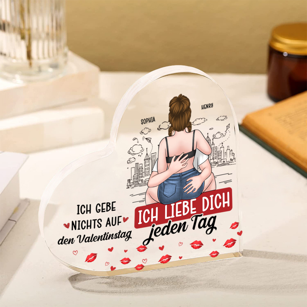 Personalisiertes Acrylherz als Deko mit umarmendem Paar – liebevolles Geschenk