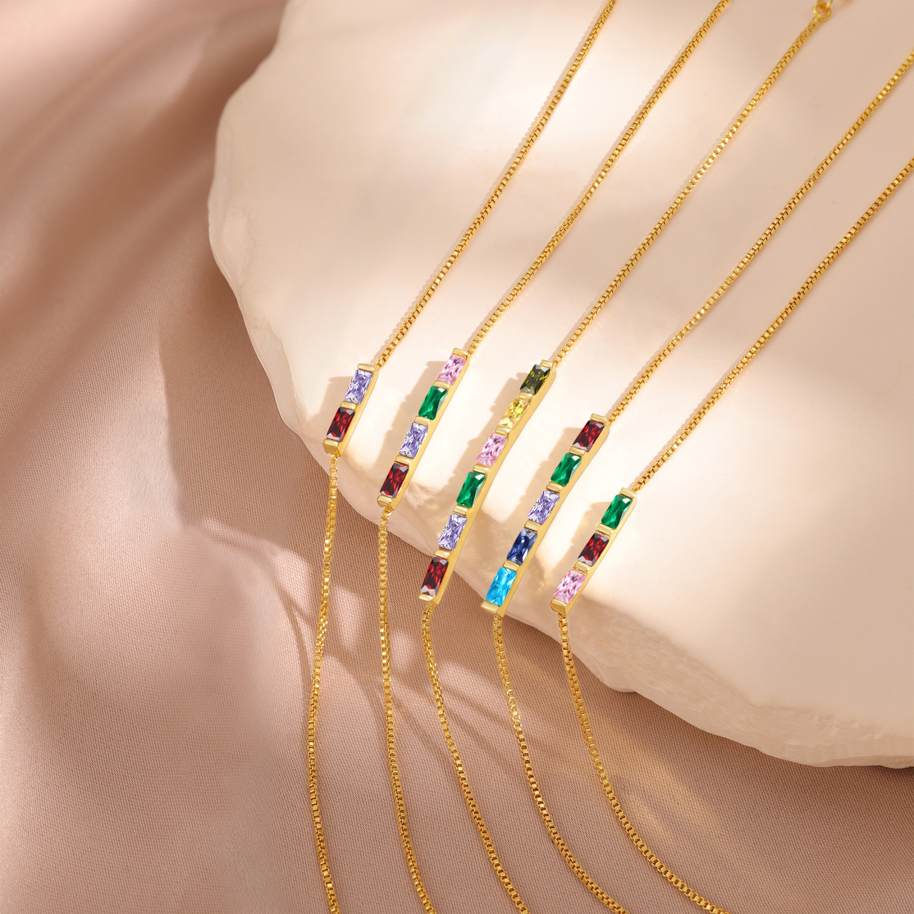 Personalisierbares Armband aus 925er Silber, altvergoldet, mit 2–6 individuellen Geburtssteinen