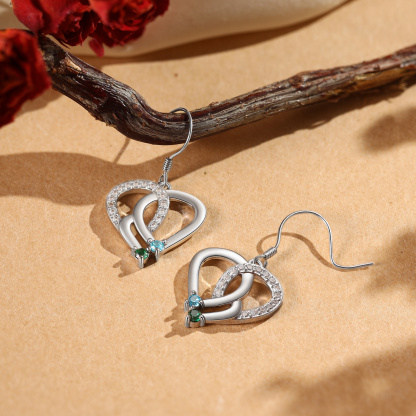 Personalisierte Geburtsstein Ohrringe mit ineinandergreifenden Herzen und 2 Geburtssteinen aus 925er Sterlingsilber