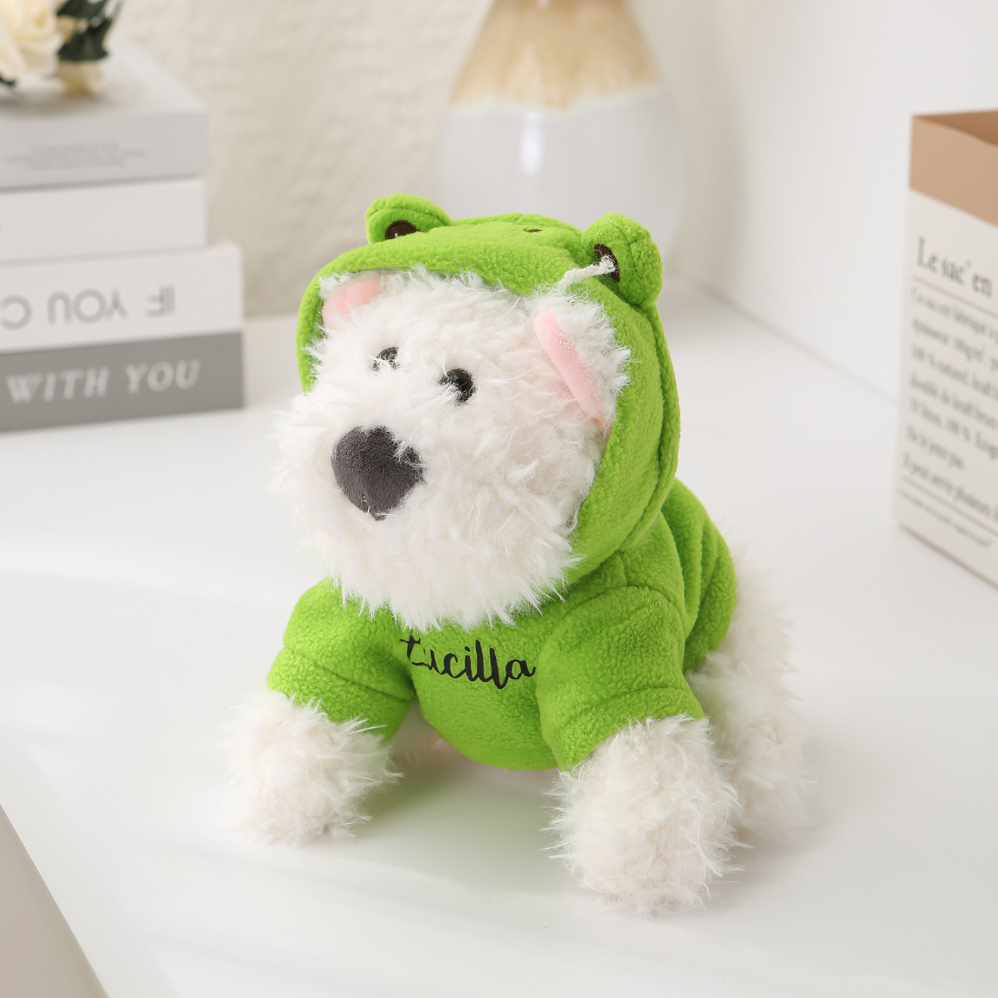 Personalisiertes Set aus Plüschhund und Mütze – Namensstickerei auf Hoodie & Bommelmütze