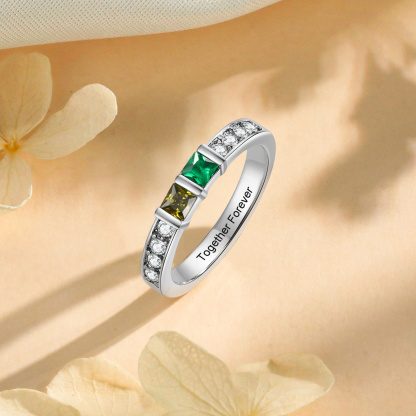 Personalisierter Ring mit Princess-Schliff & 2–4 Geburtssteinen