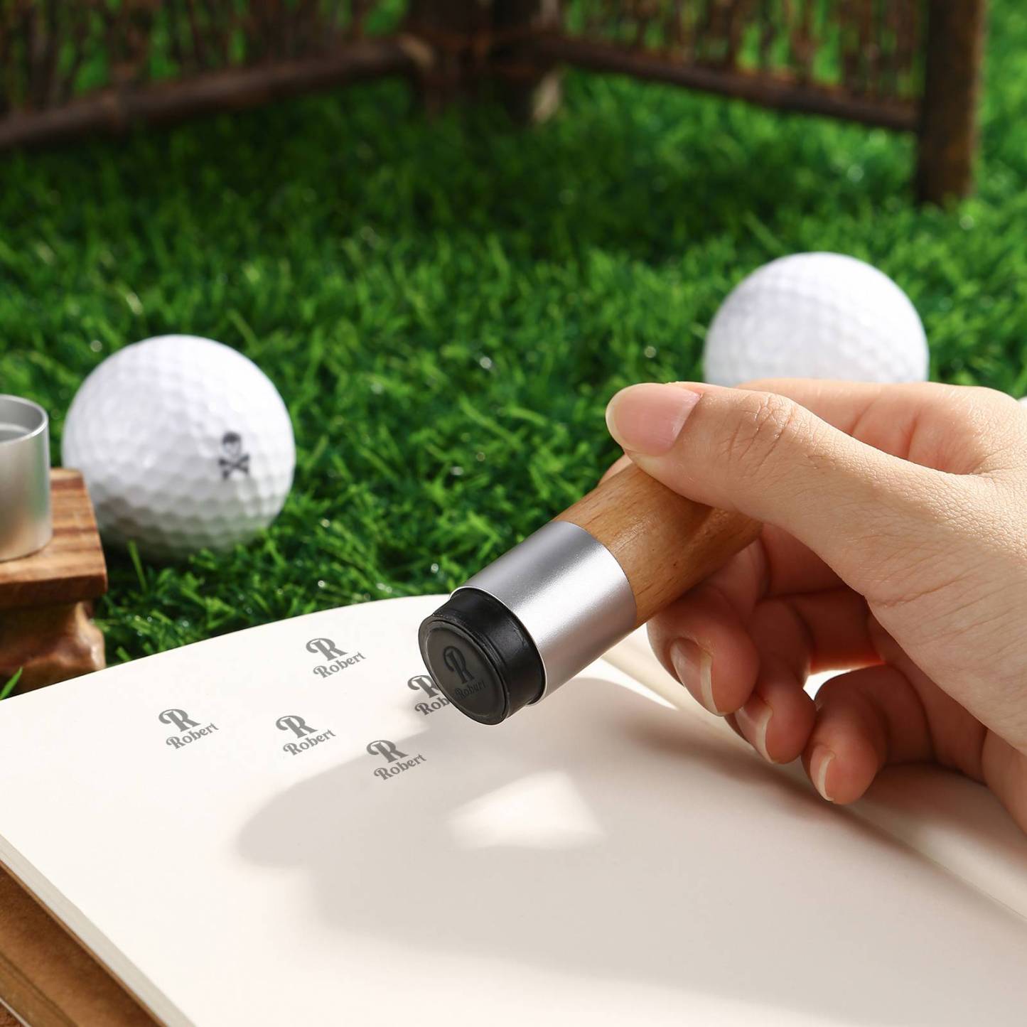 Personalisierter Golfball-Stempel, Ballmarker mit individuellem Namen aus Holz, Geschenk für Golfer
