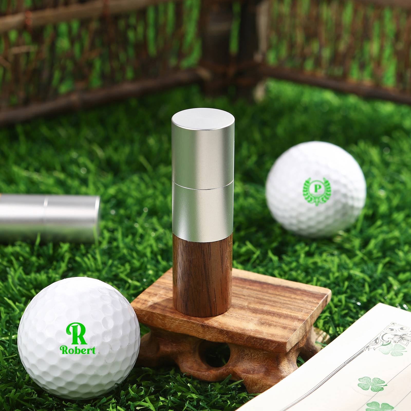 Personalisierter Golfball-Stempel, Ballmarker mit individuellem Namen aus Holz, Geschenk für Golfer