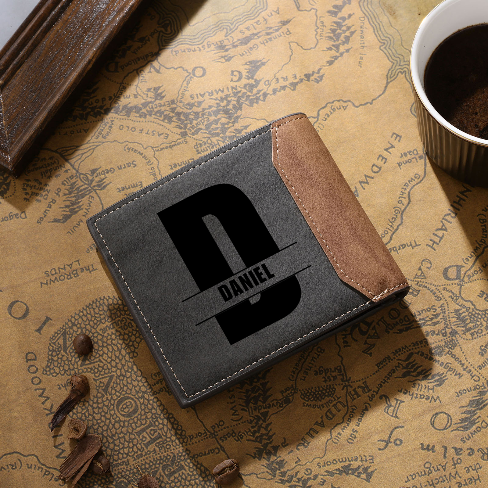 [Copy]Portafoglio Personalizzato da Uomo in PU – Fino a 6 Nomi e Personaggi – Regalo Perfetto per Papà | Jessemade