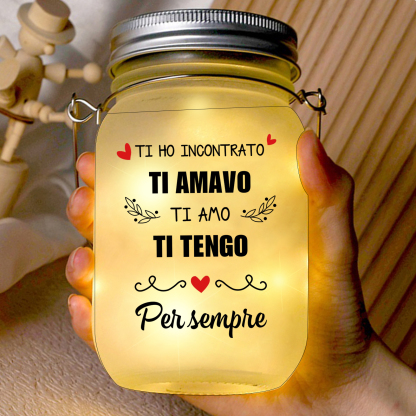 Barattolo Luminosa Personalizzata con Coppia che si Bacia e Nomi - Barattolo di Vetro a LED con Design Unico - Regalo di Natale per Lui o Lei | Jessemade