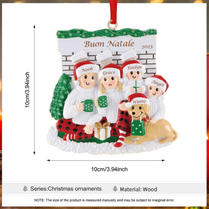 Decorazione Natalizia Personalizzata – Con 5 Nomi, Testo e Anno Personalizzato, Regalo in Legno per la Famiglia | Jessemade