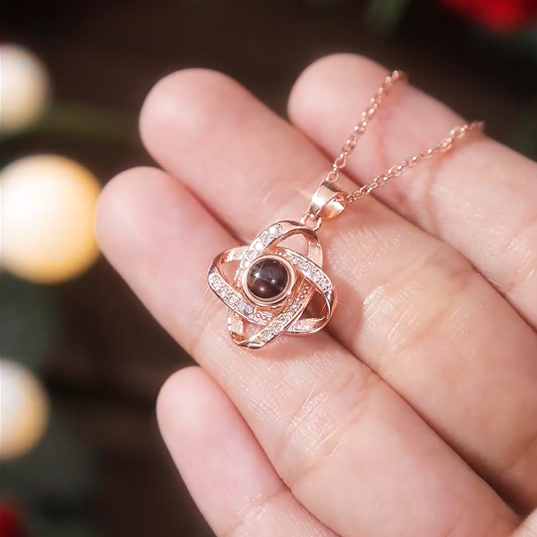 Collana infinito con proiezione di foto personalizzabile