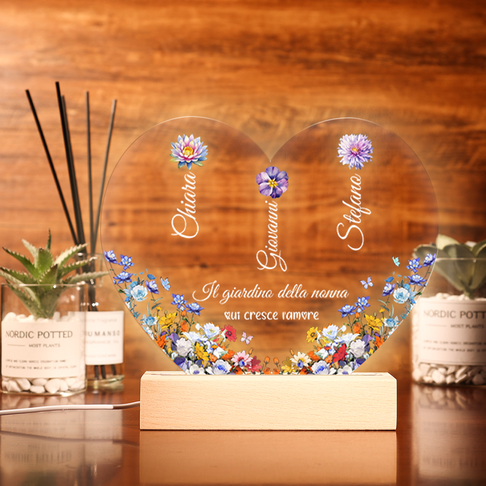 ampada Notturna Personalizzabile a Forma di Cuore – 1-8 Nomi & Fiori di Nascita – Regalo per la Festa della Mamma