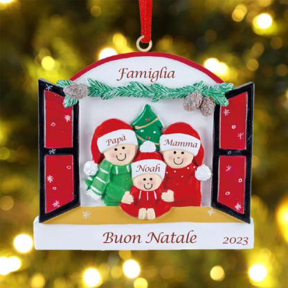 Famiglia dalla finestra-Ciondolo 2023 per albero di Natale 3 nomi personalizzabili