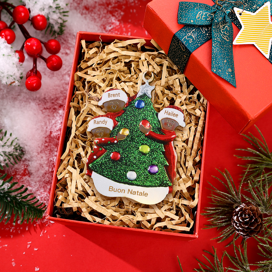 Pendente Abbraccio Intorno all'Albero di Natale per auto foto personalizzabile con 3 nomi e 1 testo un tocco unico per Natale