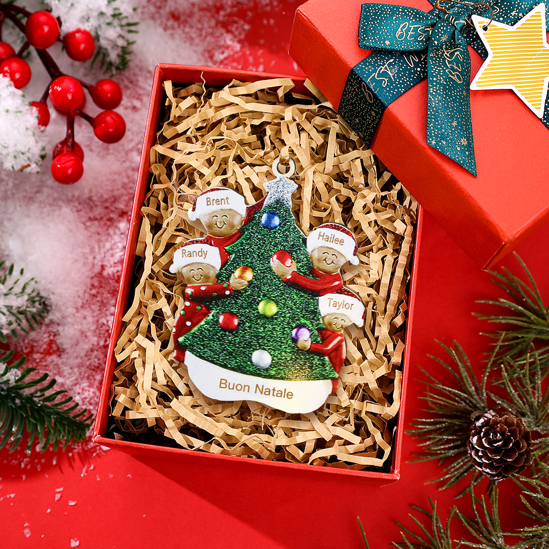 Pendente Abbraccio Intorno all'Albero di Natale per auto foto personalizzabile con 4 nomi e 1 testo un tocco unico per Natale