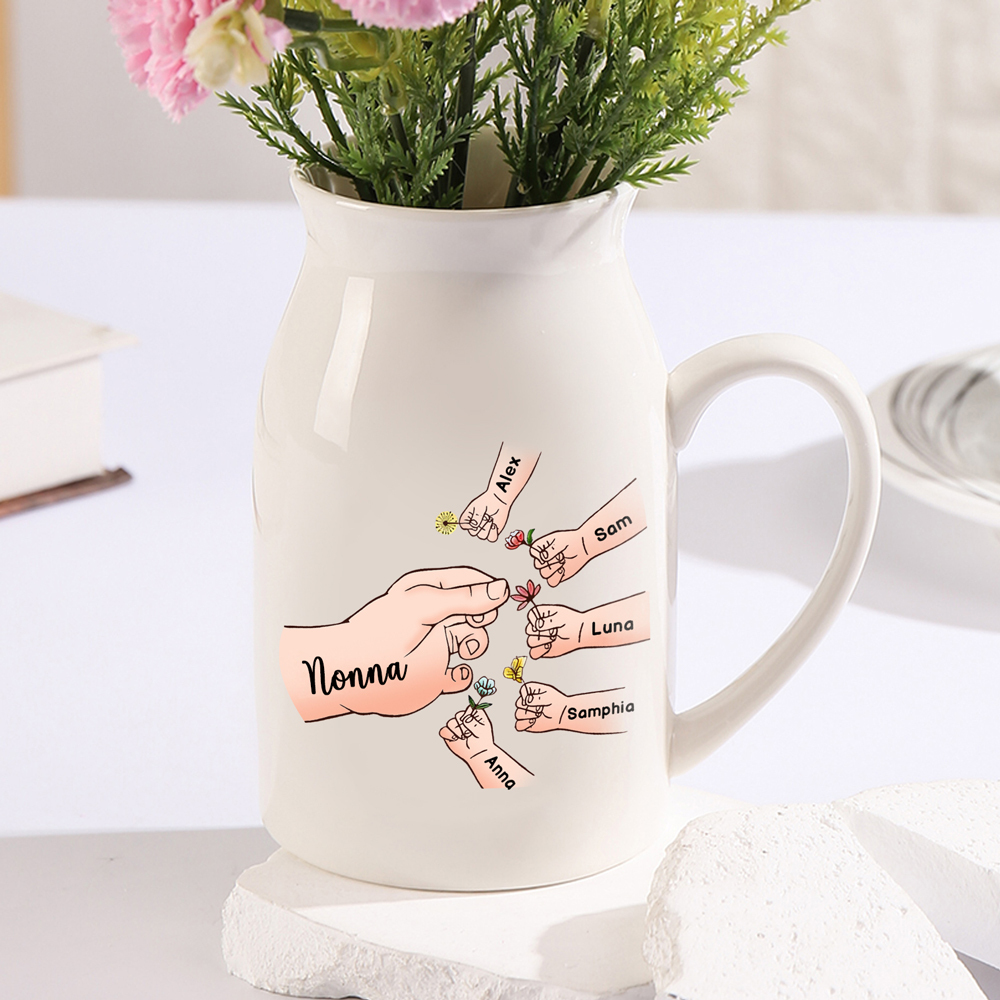 Vaso di ceramica con mano passando il fiore 6 nomi personalizzati per nonna/mamma