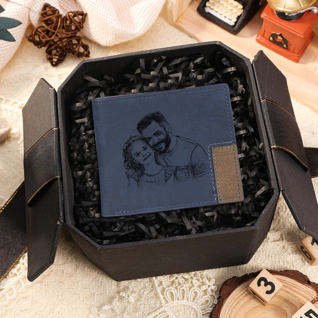 Portafoglio Personalizzato da Uomo – Foto, Nome e Lettera, Iniziale Incisa sul Retro – Regalo per Papà| Jessemade