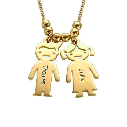 Collana con ciondolo bambino felice personalizzabile 2 nomi