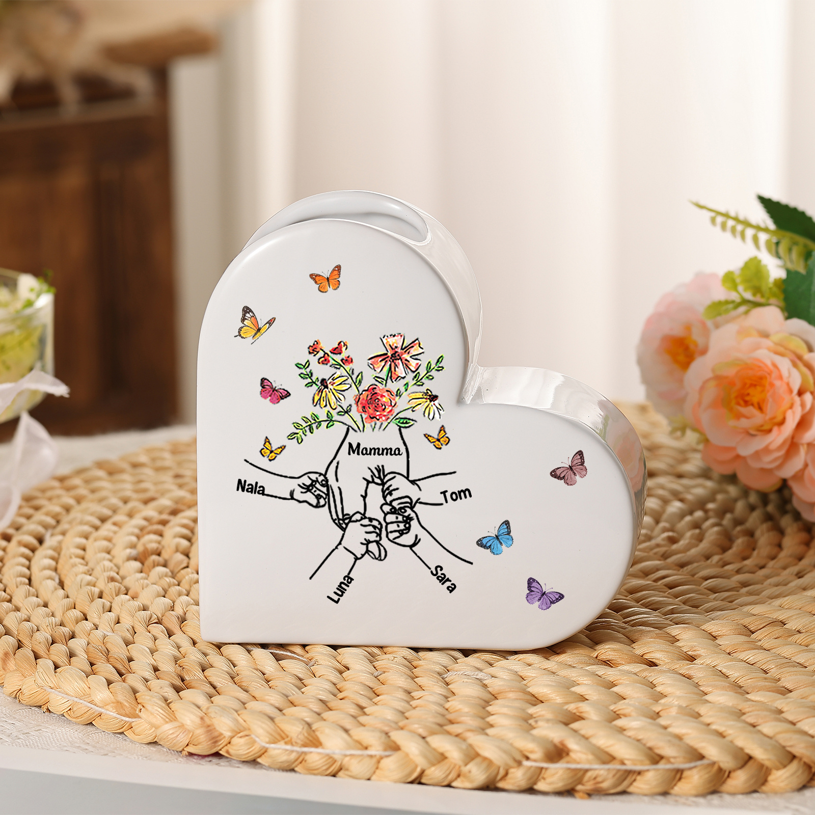 Vaso Cuore in Ceramica Personalizzato 2–8 Nomi Motivo Mano nella mano Regalo per Mamma o Nonna