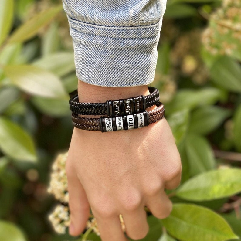 Braccialetto in pelle intrecciata Bracciale maschile con 4 perline e 4 nomi personalizzati
