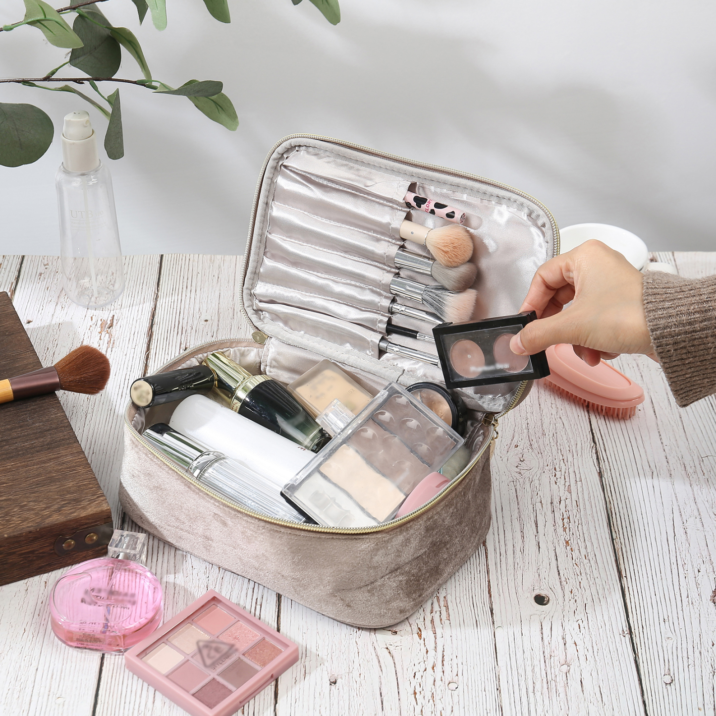 Borsa portabile per cosmetici in flanella per donna 1 nome e 1 fiore di nascita personalizzato multicolori da scegliere