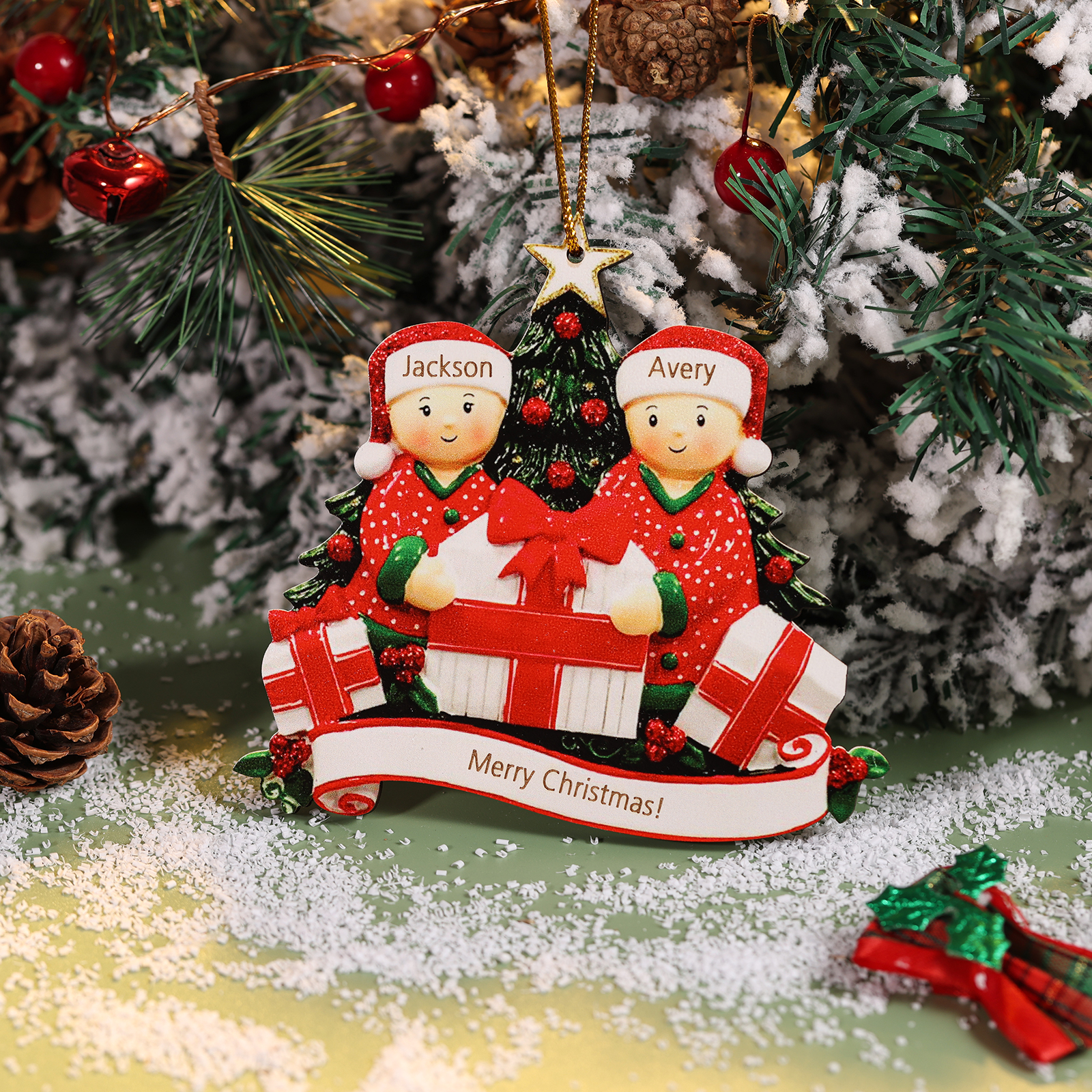 Ornamento Natalizio Personalizzato con 2 Nomi e 1 Testo Regalo di Natale in Legno per Famiglia | Jessemade