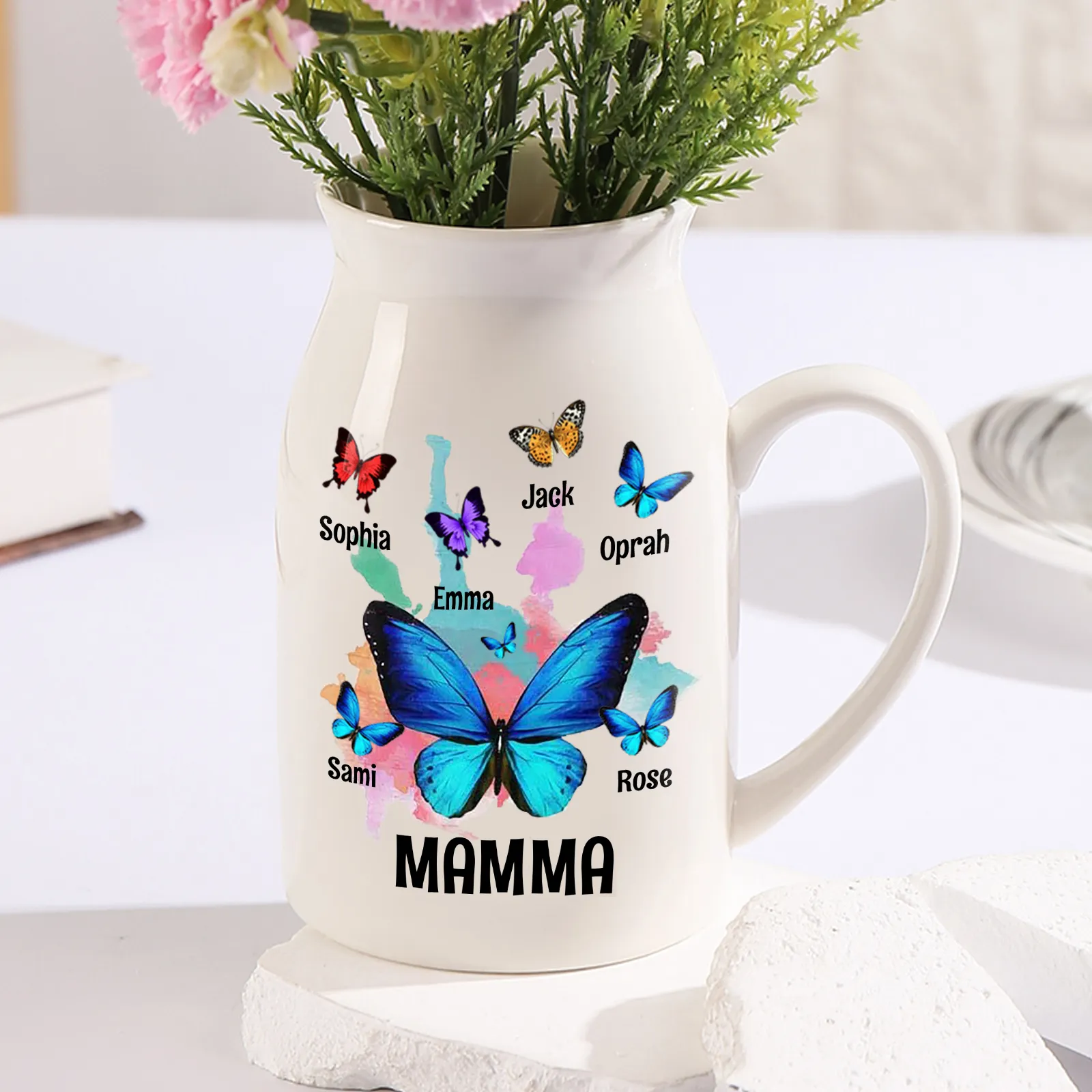 Vaso in Ceramica Personalizzato con Farfalle Regalo per Mamma e Nonna Personalizzabile con 2–8 Nomi dei Figli o dei Nipoti