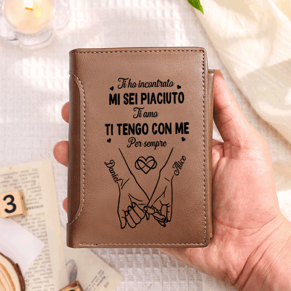 Portafoglio bifold in pelle da uomo personalizzato con motivo "Pinky Promise", inciso con 2 nomi – per coppie