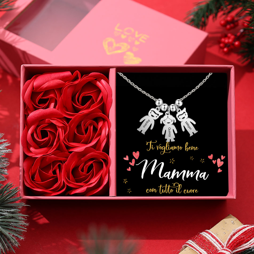 Collana con ciondolo bambino felice personalizzabile 3 nomi