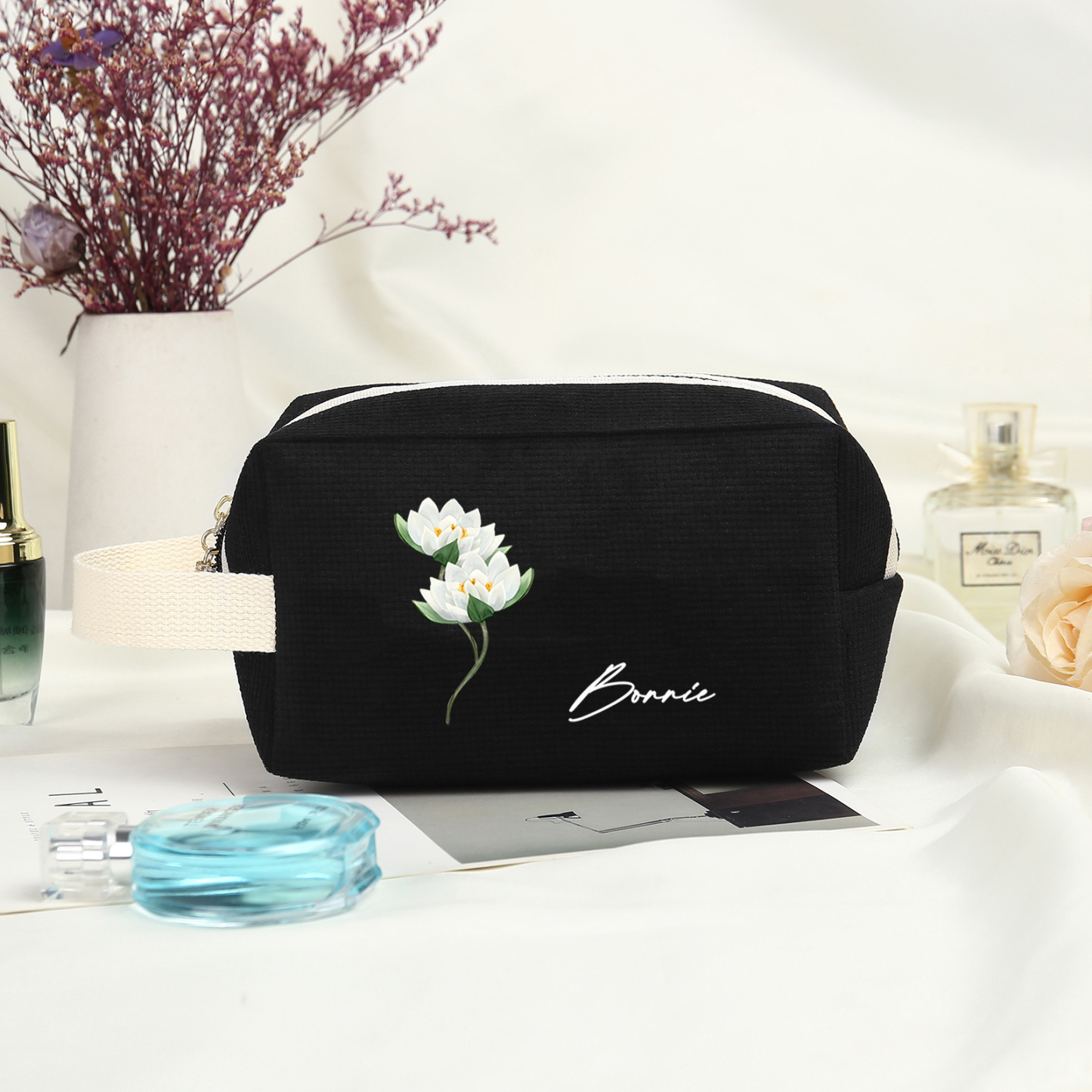 Jessemade IT Borsa portabile per cosmetici in velluto a coste 1 nome e 1 fiore di nascita personalizzato multicolori da scegliere