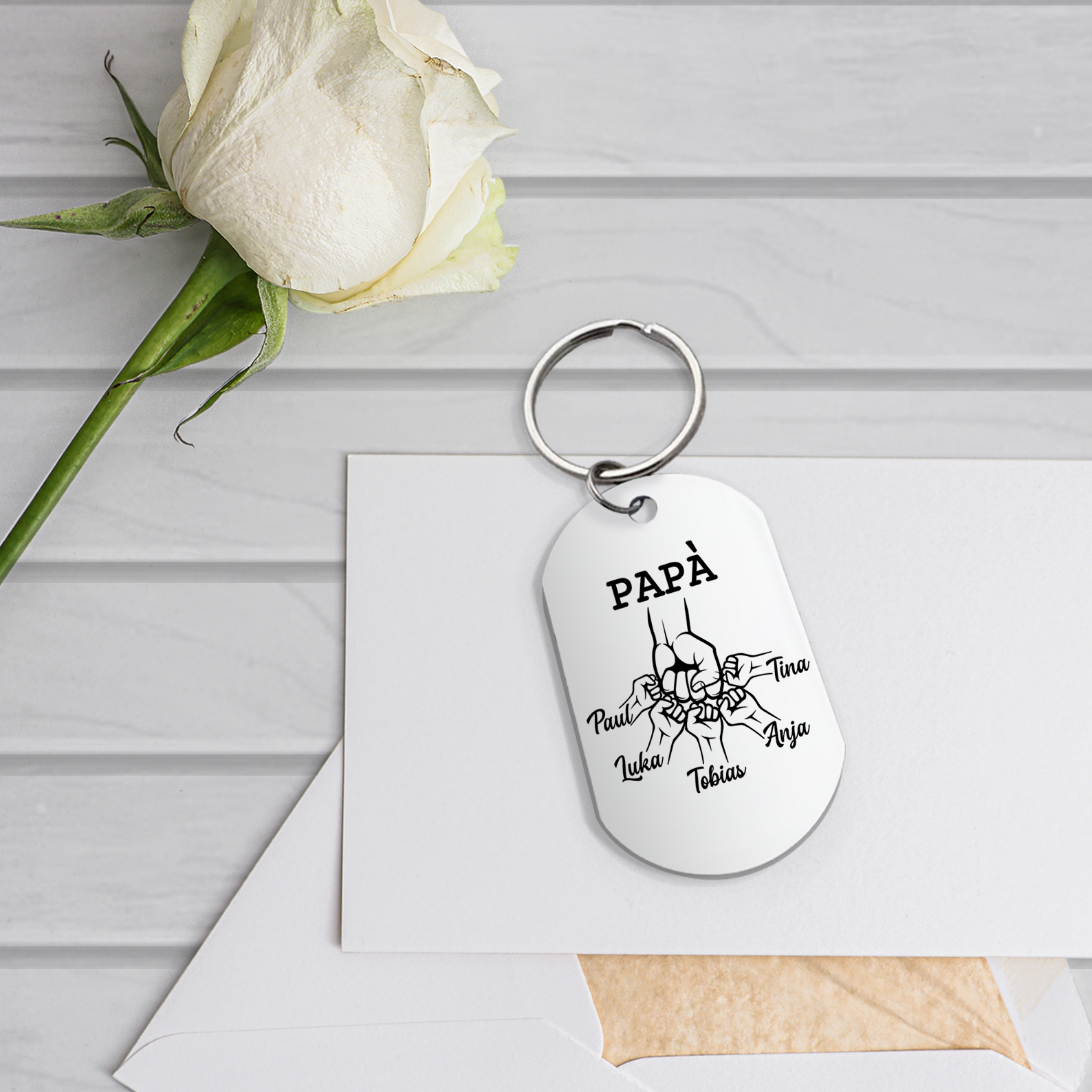 Caro Papà Abbiamo Cercato Di Trovare Il Regalo Perfetto-Portachiavi pugno a pugno 5 nomi regalo per papà