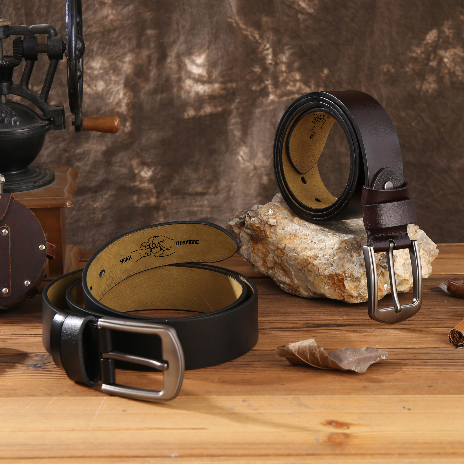 Cintura in Pelle Personalizzata – Incisione con 3 Nomi e 1 Lettera – Elegante Regalo per Papà | Jessemade