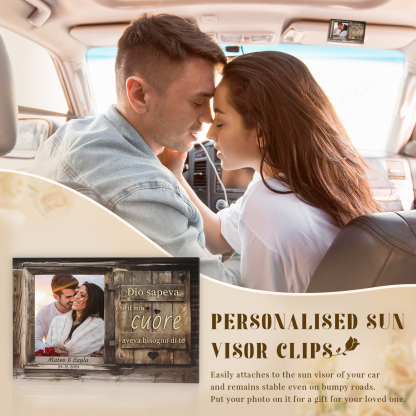 Portafoto Personalizzato per Auto - Clip per Parasole con Foto, 2 Nomi e Data - "Dio sapeva che il mio cuore aveva bisogno di te" - Regalo di San Valentino per Lei/Lui | Jessemade