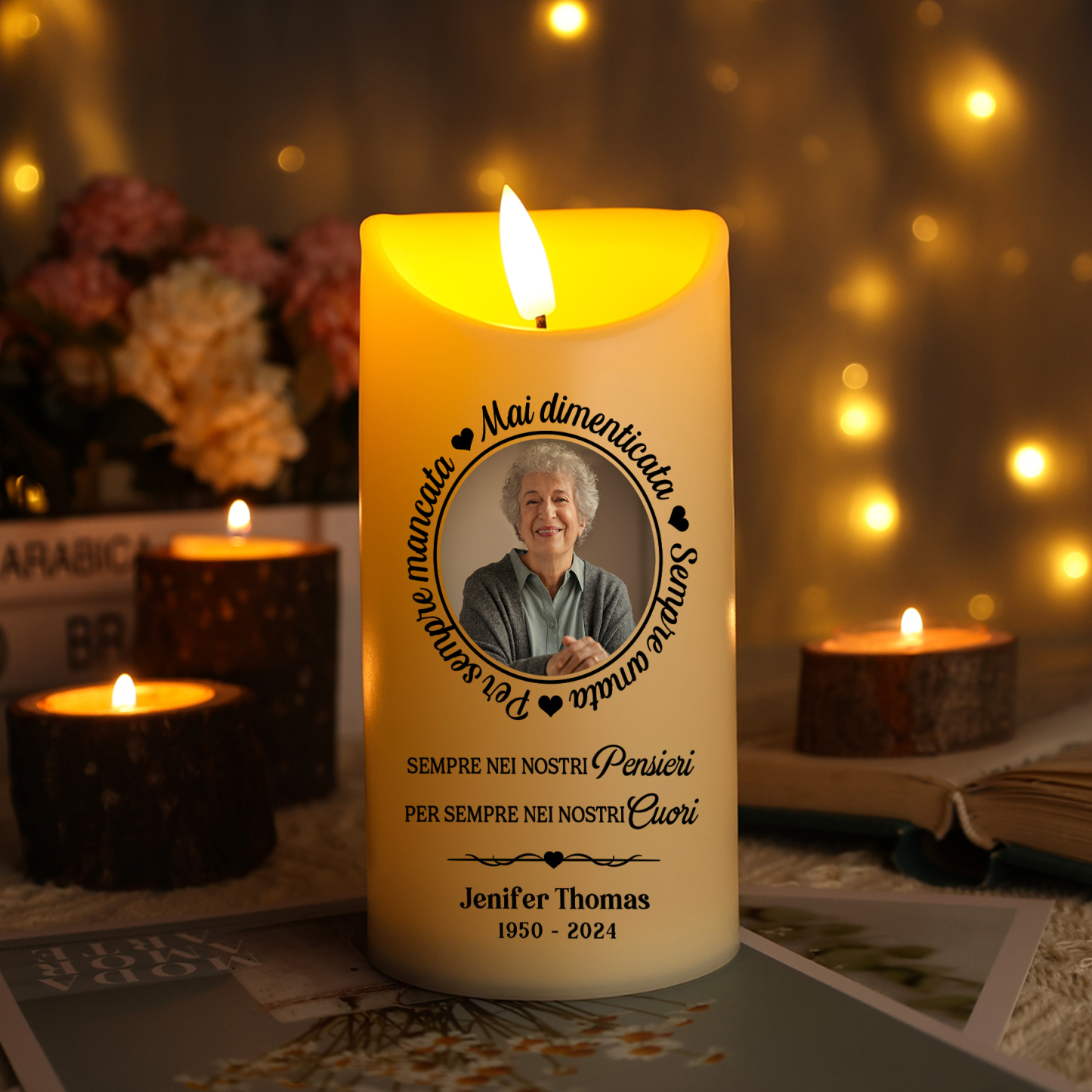 Candela LED Commemorativa Personalizzata con 1 Nome, 1 Foto e 1 Data - "Per Sempre nei Nostri Cuori" - Regalo di Natale per Famiglia | Jessemade