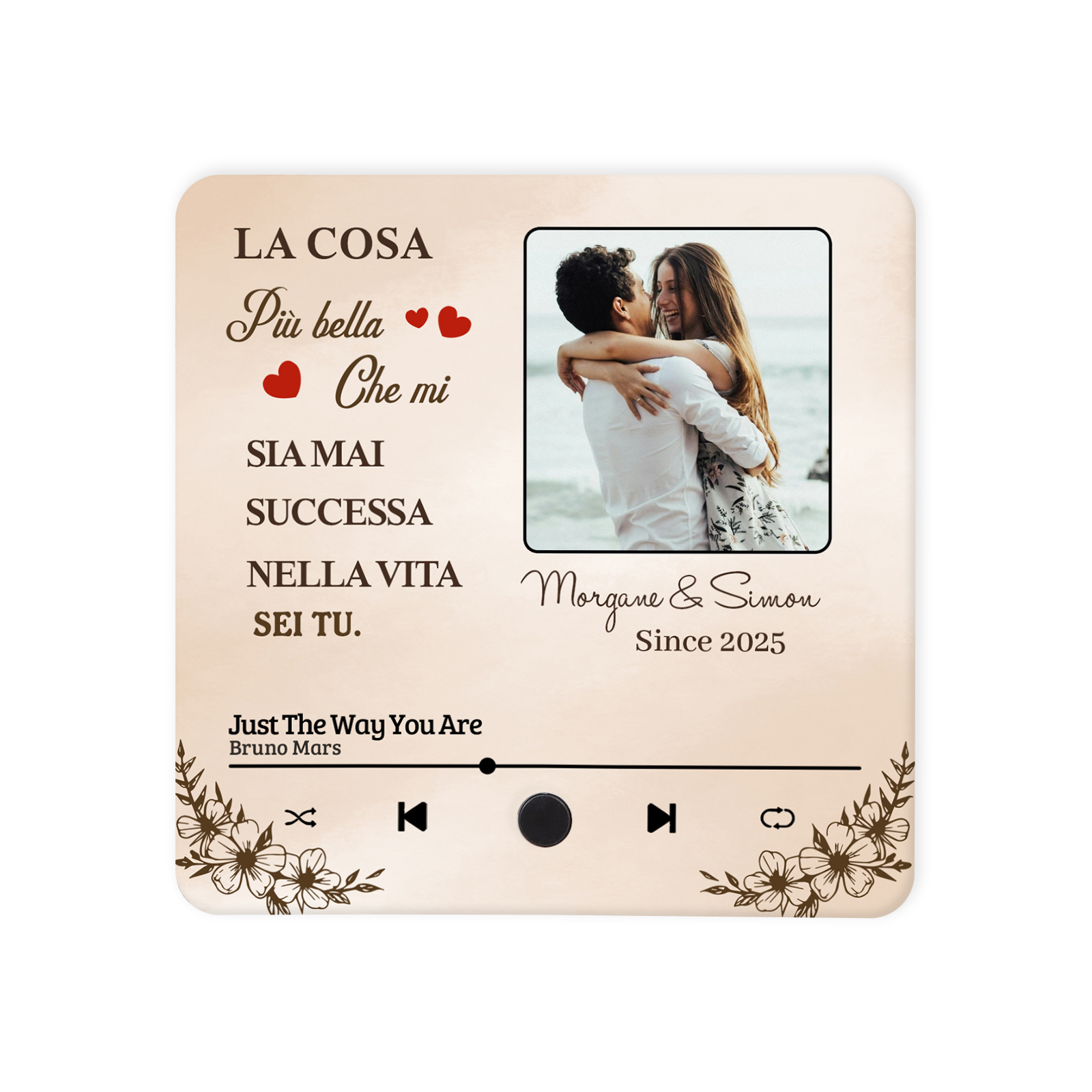 Magnete Musicale da Frigorifero Personalizzato – Con 2 Nomi, 1 Foto, 1 Data e 1 Canzone, Frase “La Cosa Più Bella Che Mi Sia Mai Successa Sei Tu”, Regalo di San Valentino per Lei/Lui | Jessemade