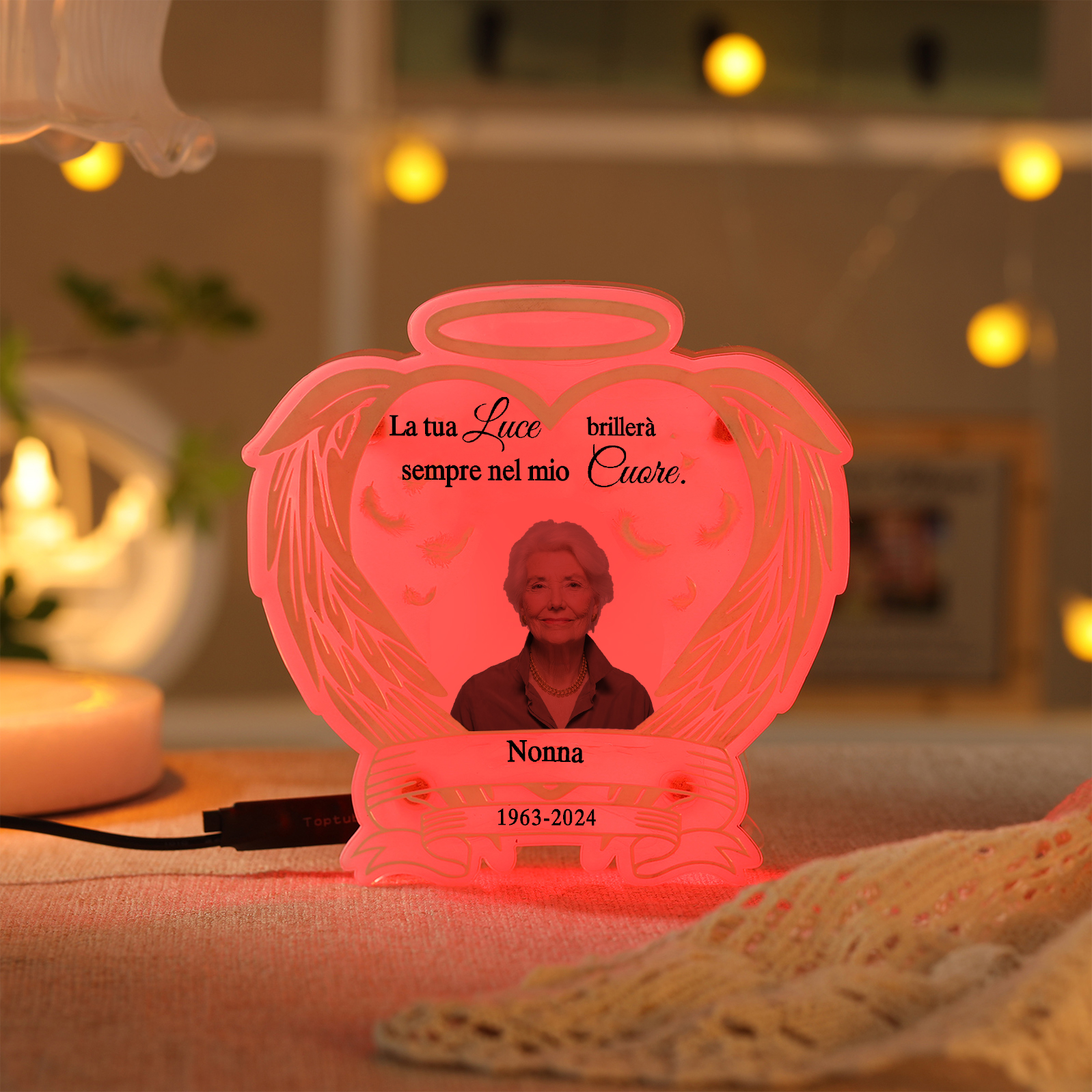 Luce Notturna Commemorativa Personalizzata in Acrilico con Ali d'Angelo - Lampada LED con 1 Foto, Nome e Data Regalo di Natale in Memoria | Jessemade