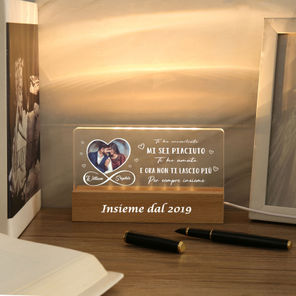 Lampada Notturna Personalizzata in Acrilico con Foto, 2 Nomi e Anno - "Mi sei piaciuto, ti ho amato e ora non ti lascio più" - Regalo di San Valentino per Lei/Lui | Jessemade
