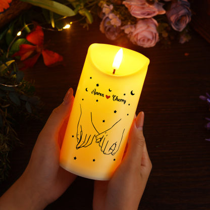 Candela LED Personalizzata con 2 Nomi - "Al Mio Amore" Design con Mani Intrecciate, Regalo di San Valentino per Lei/Lui | Jessemade