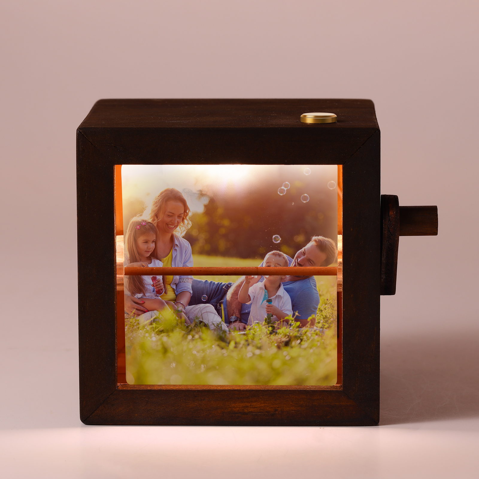 Album Fotografico Manuale Personalizzabile con 8 Foto | Disponibile in 3 Colori (Legno Naturale, Noce Scuro, Giallo) | Idea Regalo per la Famiglia e gli Amici |  Jessemade