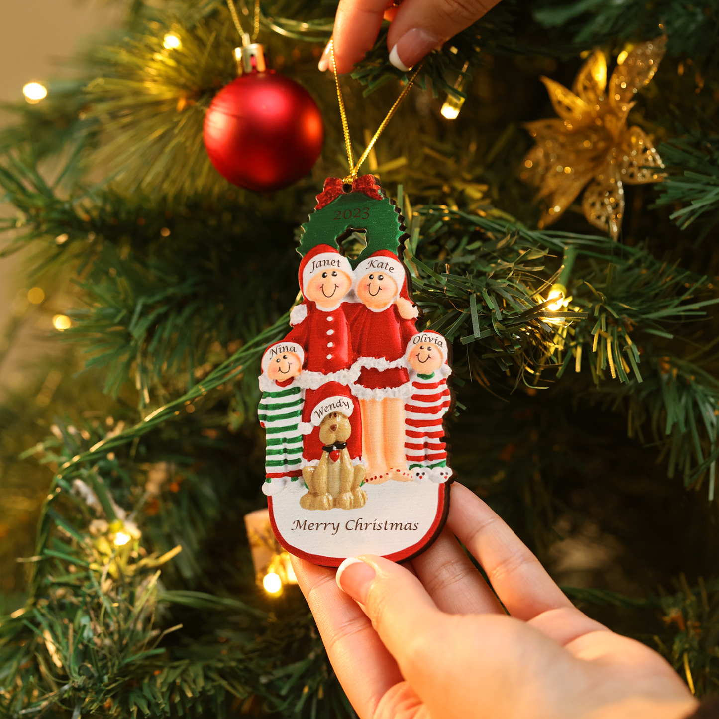 Famiglia in vestito natalizio con cane carino 5 nomi personalizzabili