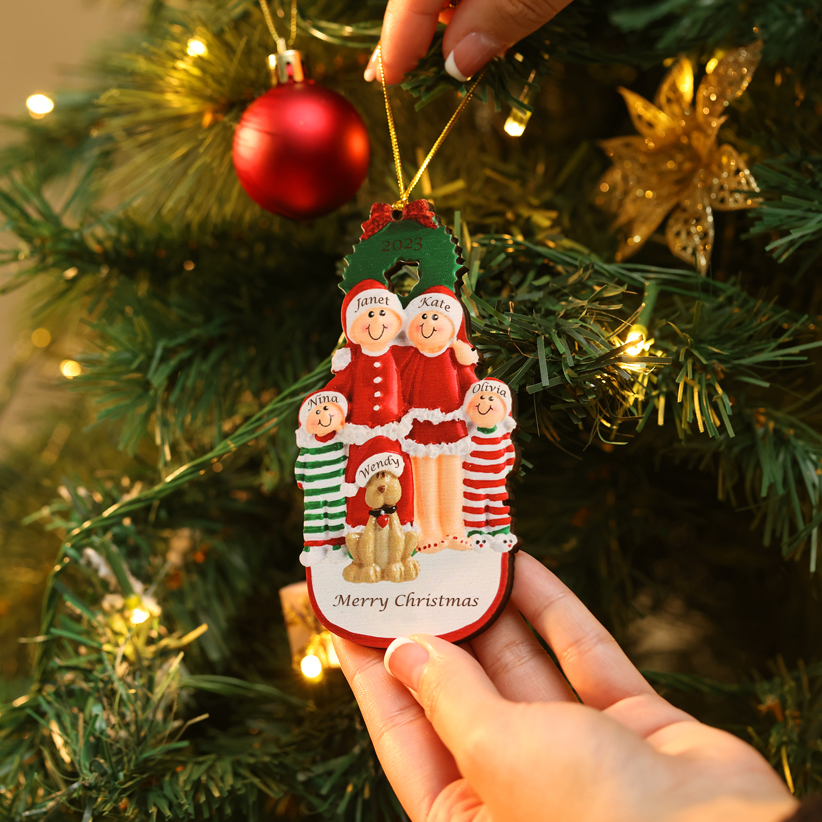 Famiglia in vestito natalizio con cane carino 5 nomi personalizzabili