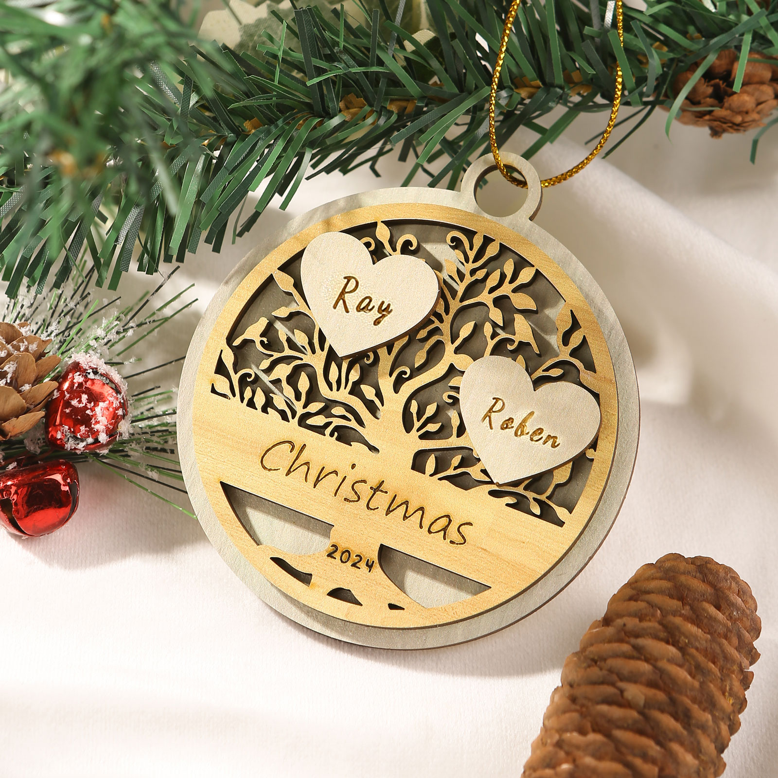 Decorazione Natalizia in Legno Personalizzata 2-6 Nomi, Testo e Data- Albero della Vita Tondo -  Regalo per la Famiglia | Jessemade