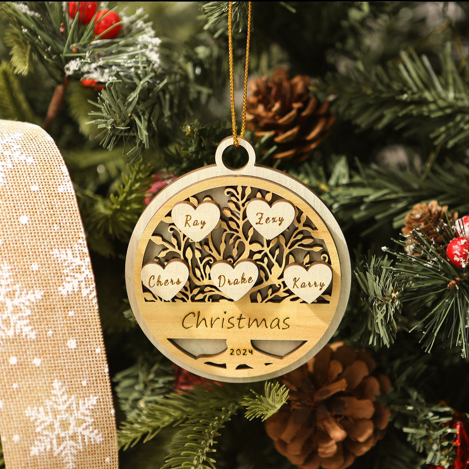 Decorazione Natalizia in Legno Personalizzata 2-6 Nomi, Testo e Data-