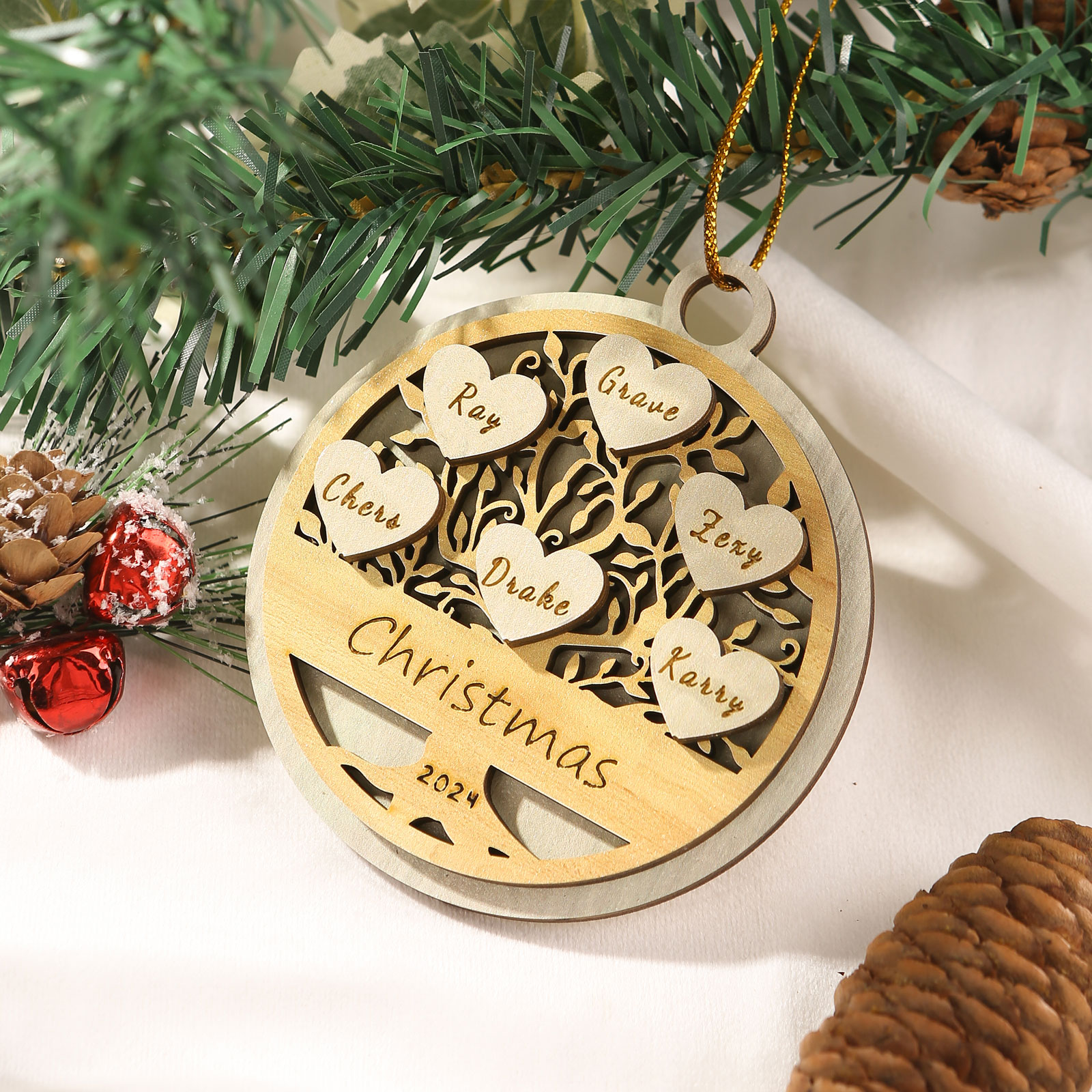 Decorazione Natalizia in Legno Personalizzata 2-6 Nomi, Testo e Data- Albero della Vita Tondo -  Regalo per la Famiglia | Jessemade