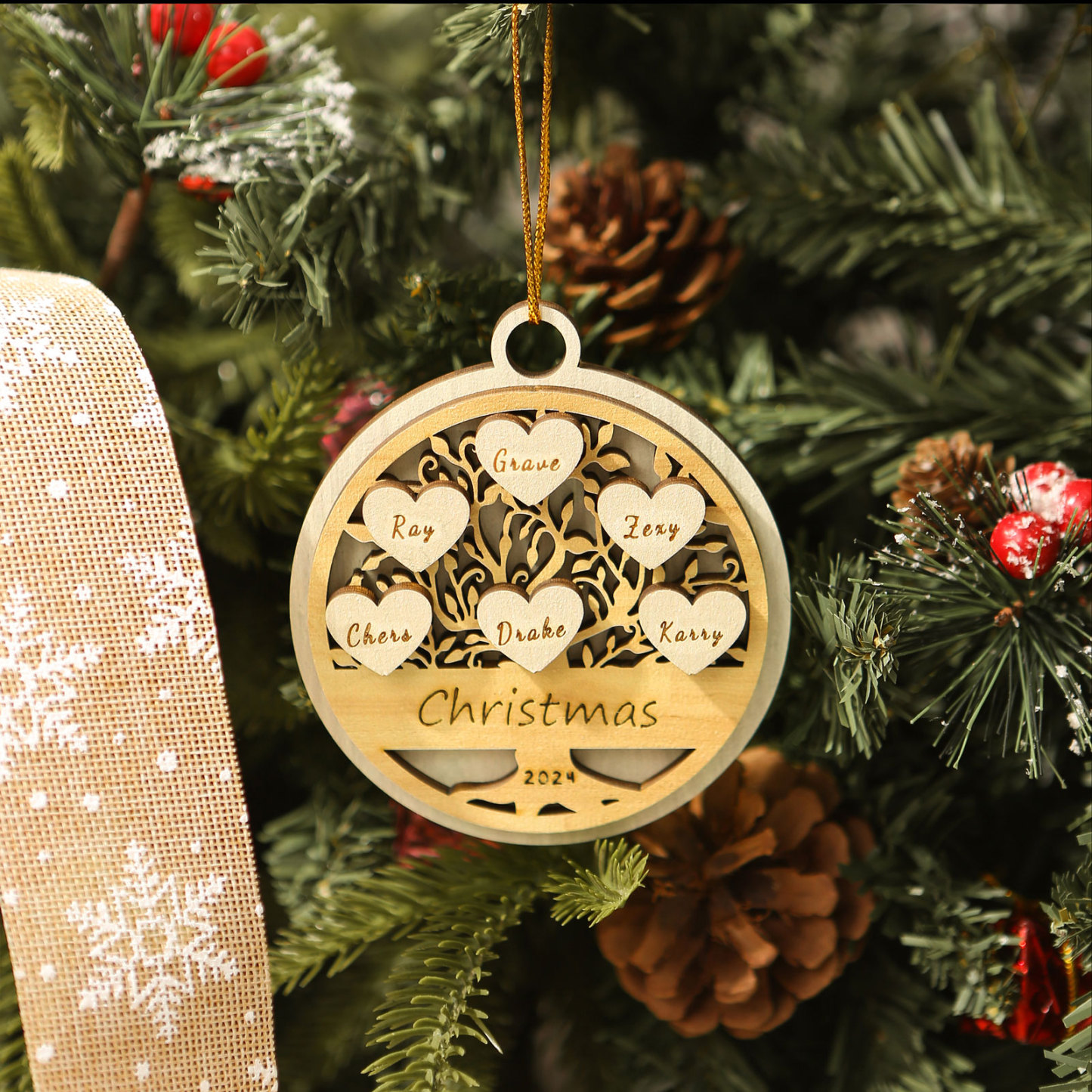 Decorazione Natalizia in Legno Personalizzata 2-6 Nomi, Testo e Data- Albero della Vita Tondo -  Regalo per la Famiglia | Jessemade