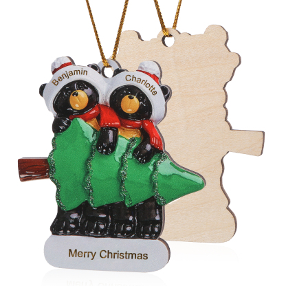 Decorazione Natalizia Personalizzata in Legno con Orsi Neri - 2 Nomi e Testo Personalizzati con Design Albero di Natale, Regalo di Natale per Famiglia | Jessemade