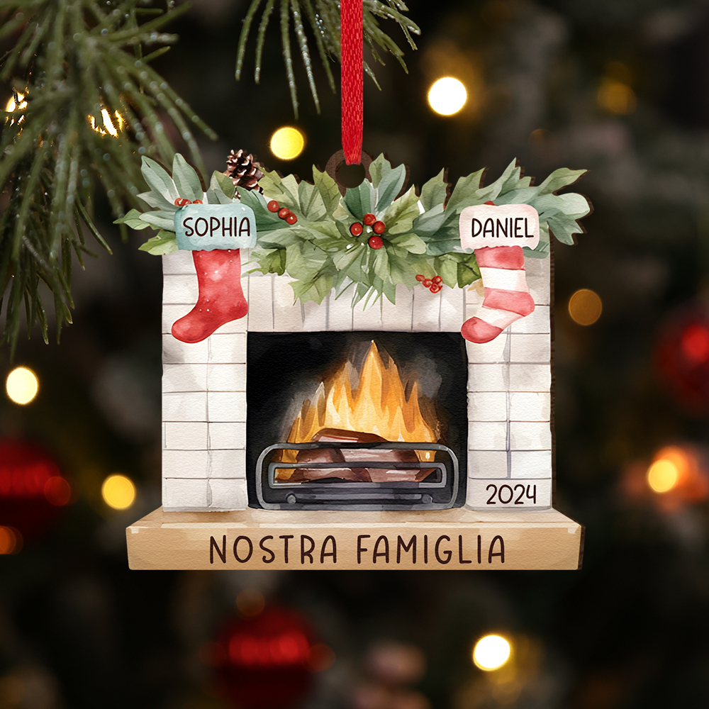 "Fornello Caldo" Pendente di Natale Personalizzato in legno per la famiglia 2 Nomi e 1 Testo e 1 Anno personalizzati 