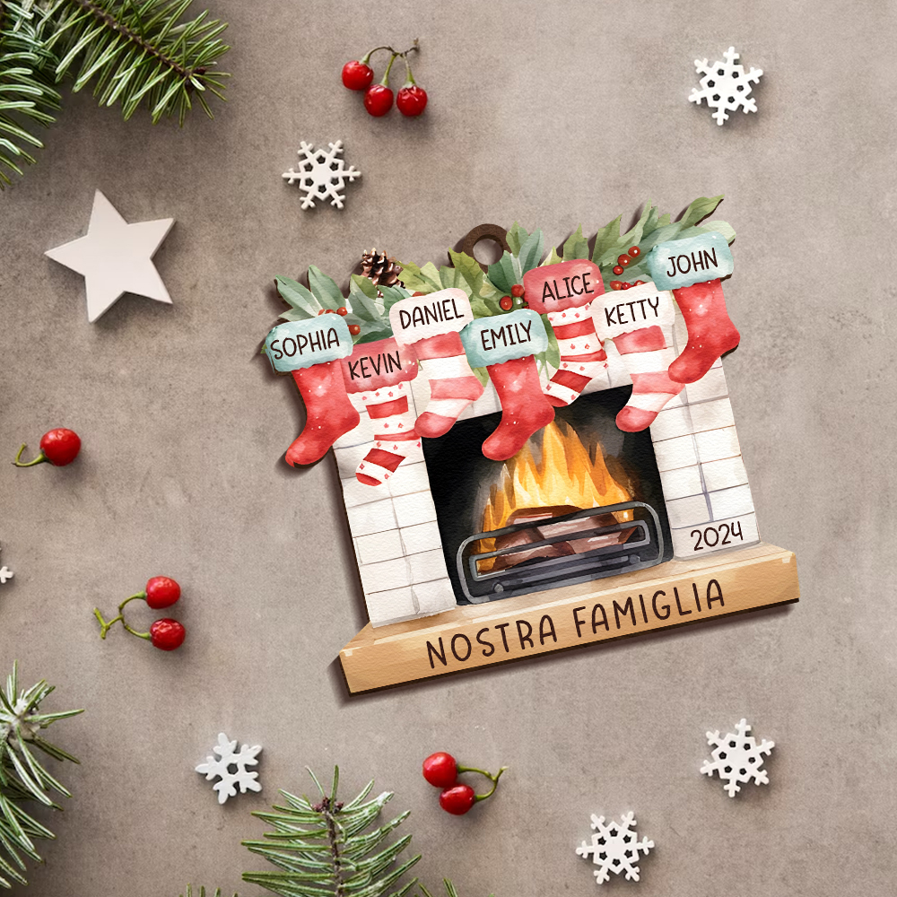 "Fornello Caldo" Pendente di Natale Personalizzato in legno per la famiglia 7 Nomi e 1 Testo e 1 Anno personalizzati 
