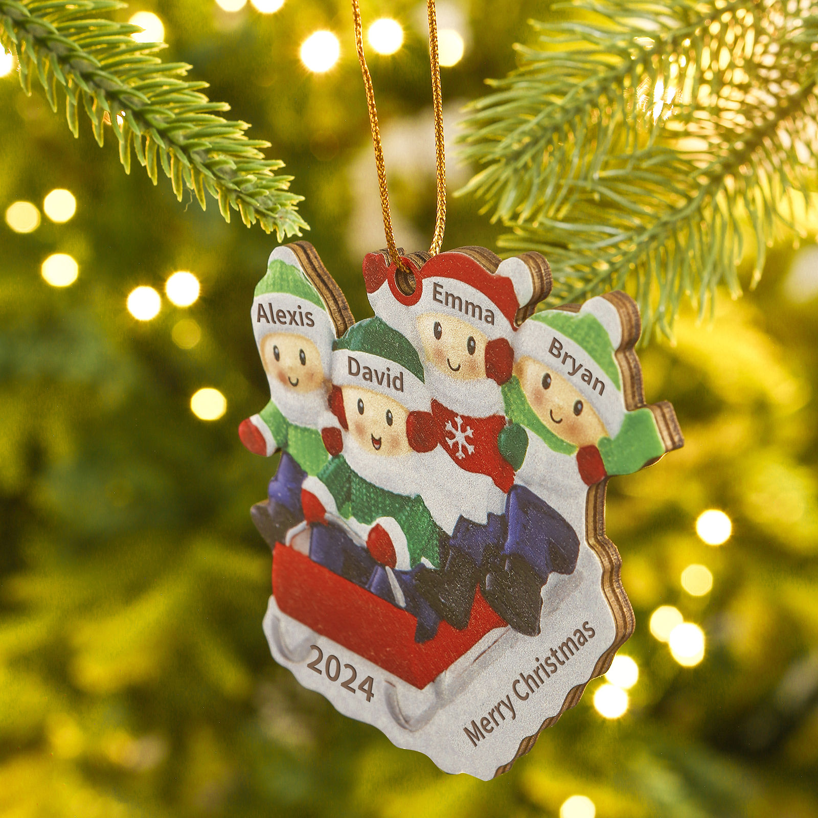 Decorazione Natalizia in Legno Personalizzata - Slitta Rossa con Personaggi, 4 Nomi, Testo & Data, Regalo di Natale per Famiglia | Jessemade