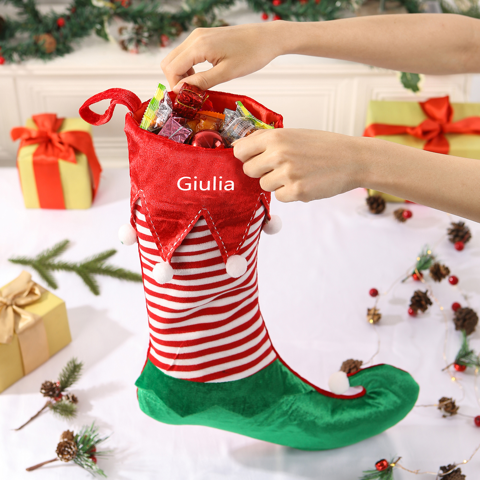 Calza Natalizia Personalizzata in Poliestere a Tema Elfo - Nome Personalizzabile Regalo di Natale per Famiglia | Jessemade