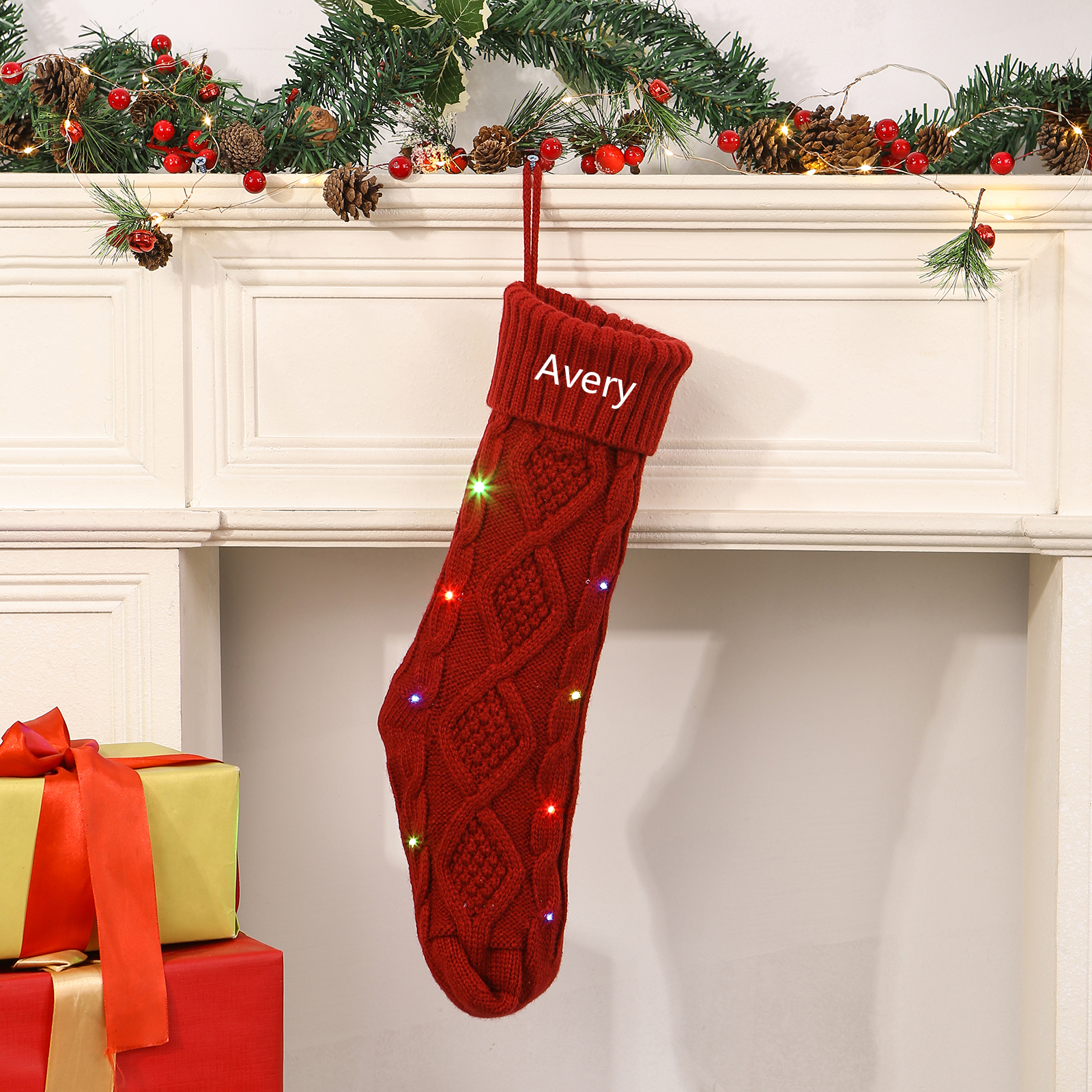 Calza Natalizia Personalizzata in Tessuto Lavorato a Maglia - Nome Personalizzabile in Rosso o Verde per Regalo di Natale alla Famiglia | Jessemade