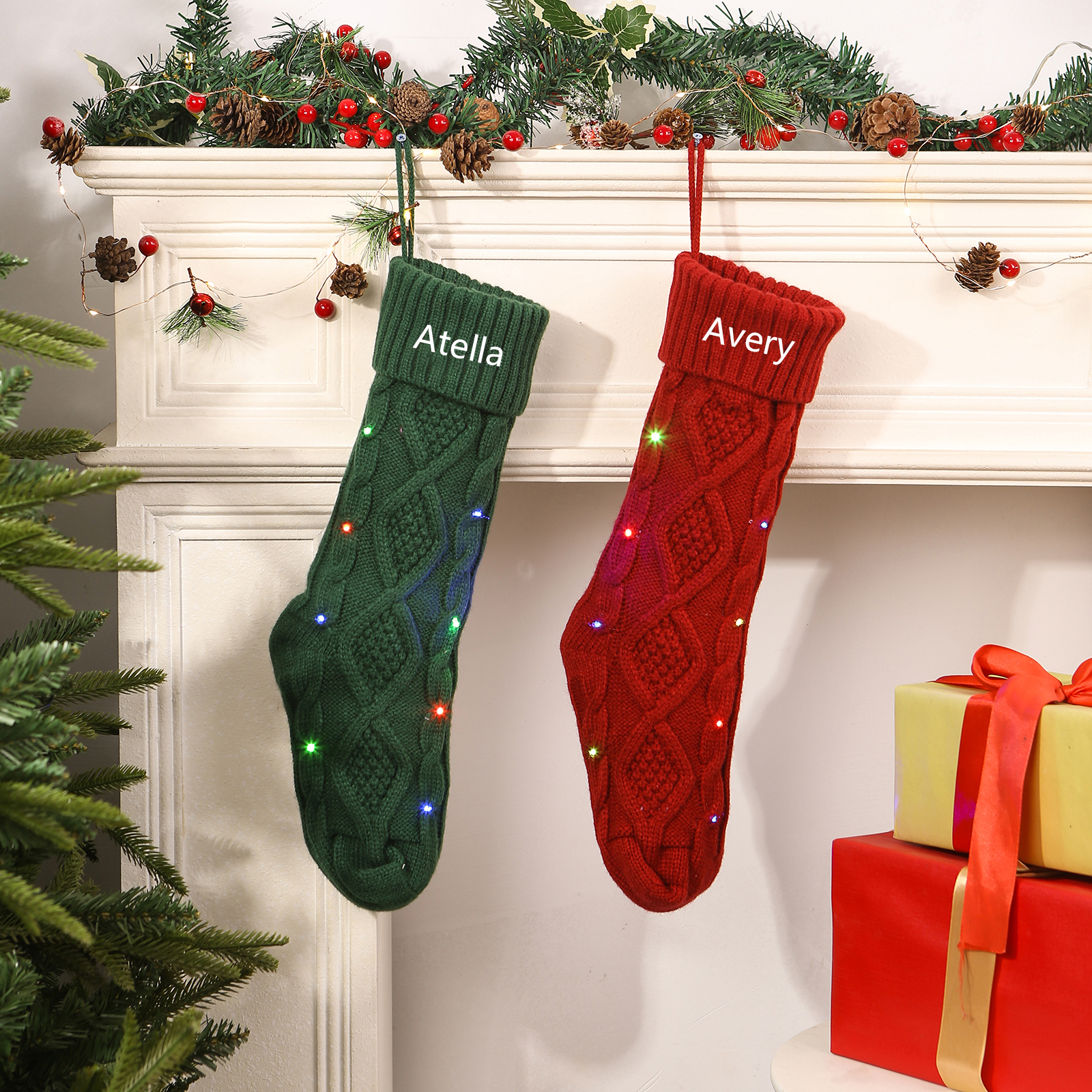 Calza Natalizia Personalizzata in Tessuto Lavorato a Maglia - Nome Personalizzabile in Rosso o Verde per Regalo di Natale alla Famiglia | Jessemade
