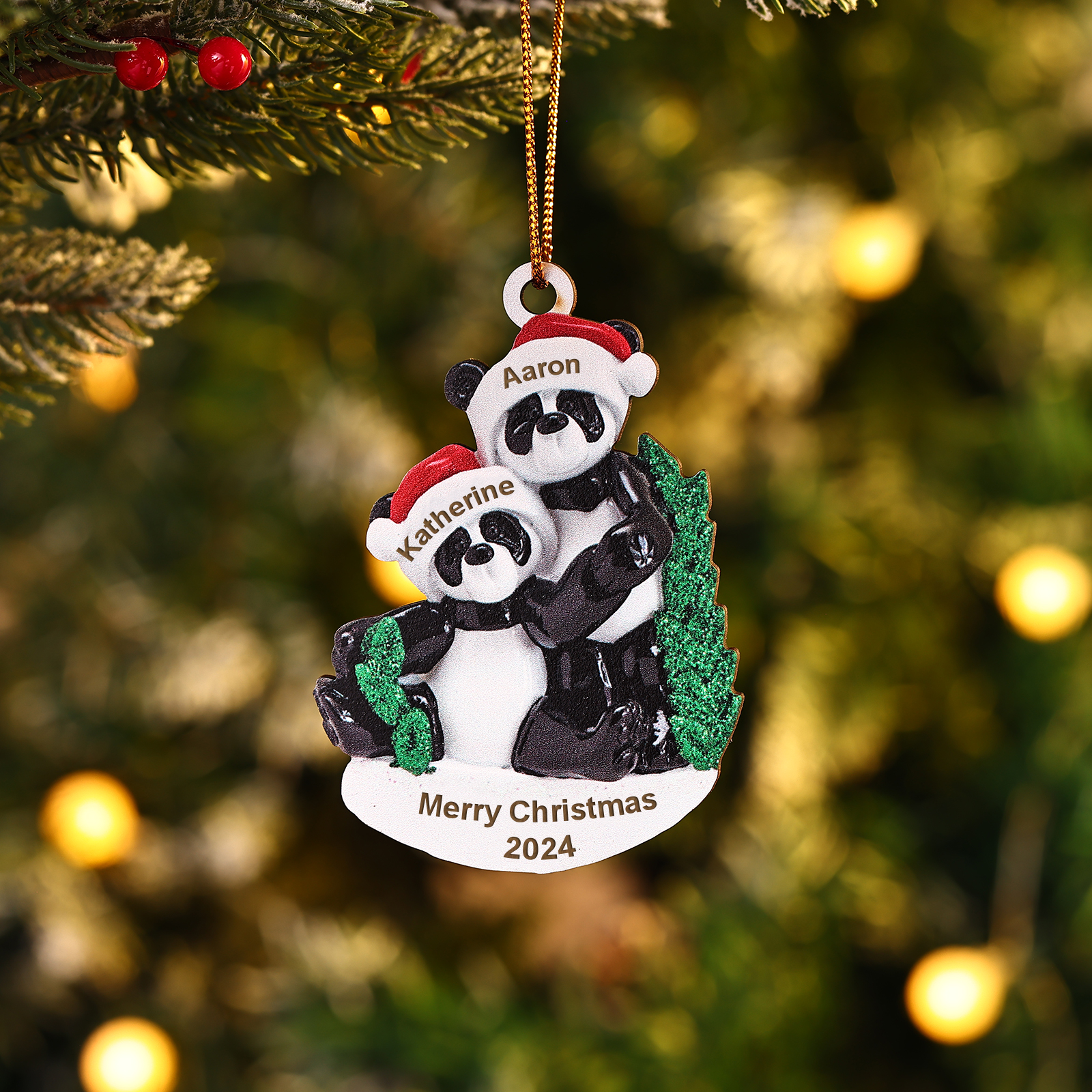Decorazione Natalizia in Legno con Panda - Personalizza 2 Nomi, 1 Testo e 1 Data - Regalo di Natale per Famiglia | Jessemade