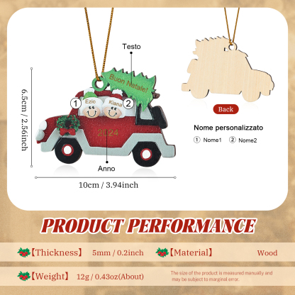 Decorazione Natalizia in Legno Personalizzata - Macchina Rossa, Albero di Natale e Personaggi - Personalizzabile con 2 Nomi, 1 Testo e una Data - Regalo di Natale per Famiglia | Jessemade